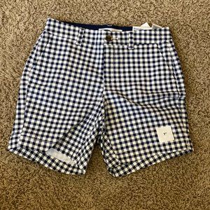Old Navy Gingham Everyday Mid-Rise Shorts